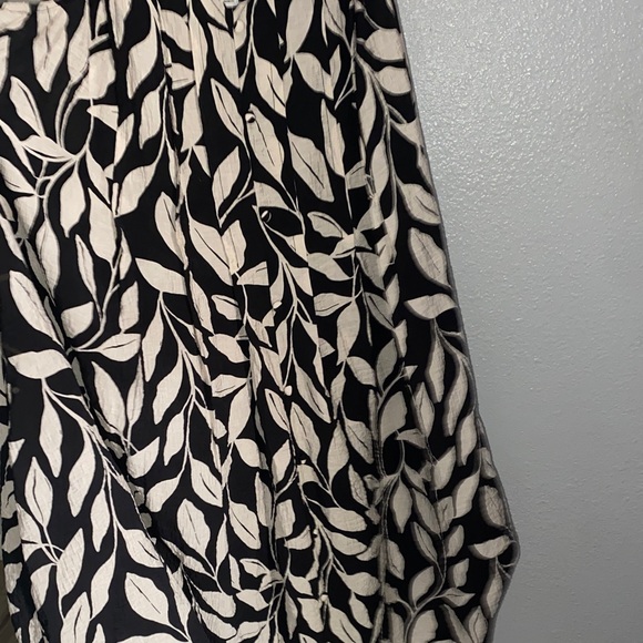 Ava & Viv Black and Cream Leaf Print Strapless Dress - Picture 6 of 7